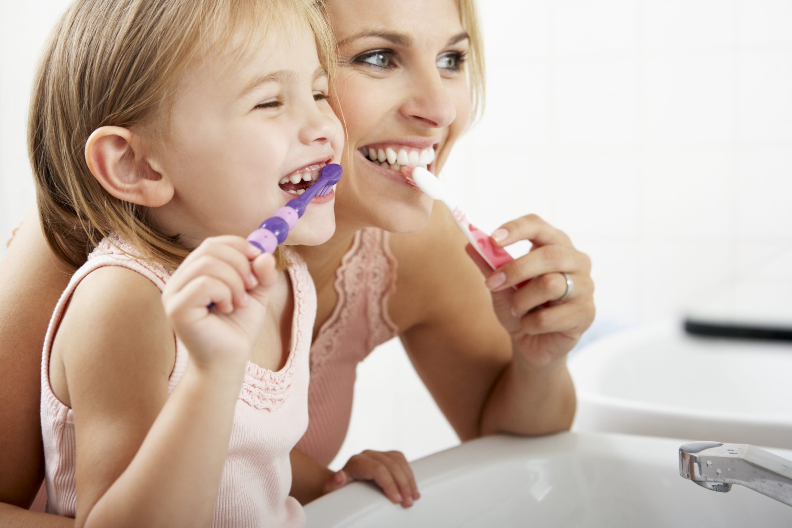 Уход за гигиеной полости рта. Гигиена полости рта для детей. Чистим зубы!. Чистка зубов для детей. Гигиена чистки зубов у детей.