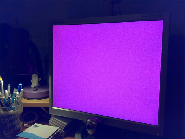 Что делать, если экран монитора стал розовым